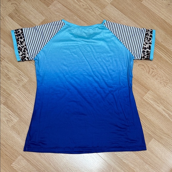 Blue Gradient Crew Neck Short Sleeve Tee. Vibrant Ombré Fun Mixed Prints - Picture 6 of 6